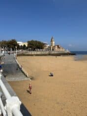 Gijón Playa de San Lorenzo Spanje 2