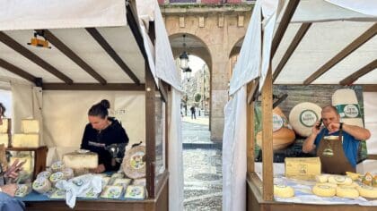 Gijón kaasmarkt Plaza Mayo